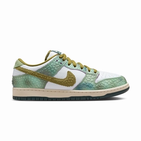 Casual Outfit Running Trails   Alexis Sablone SB Dunk Low 'Oil Green'