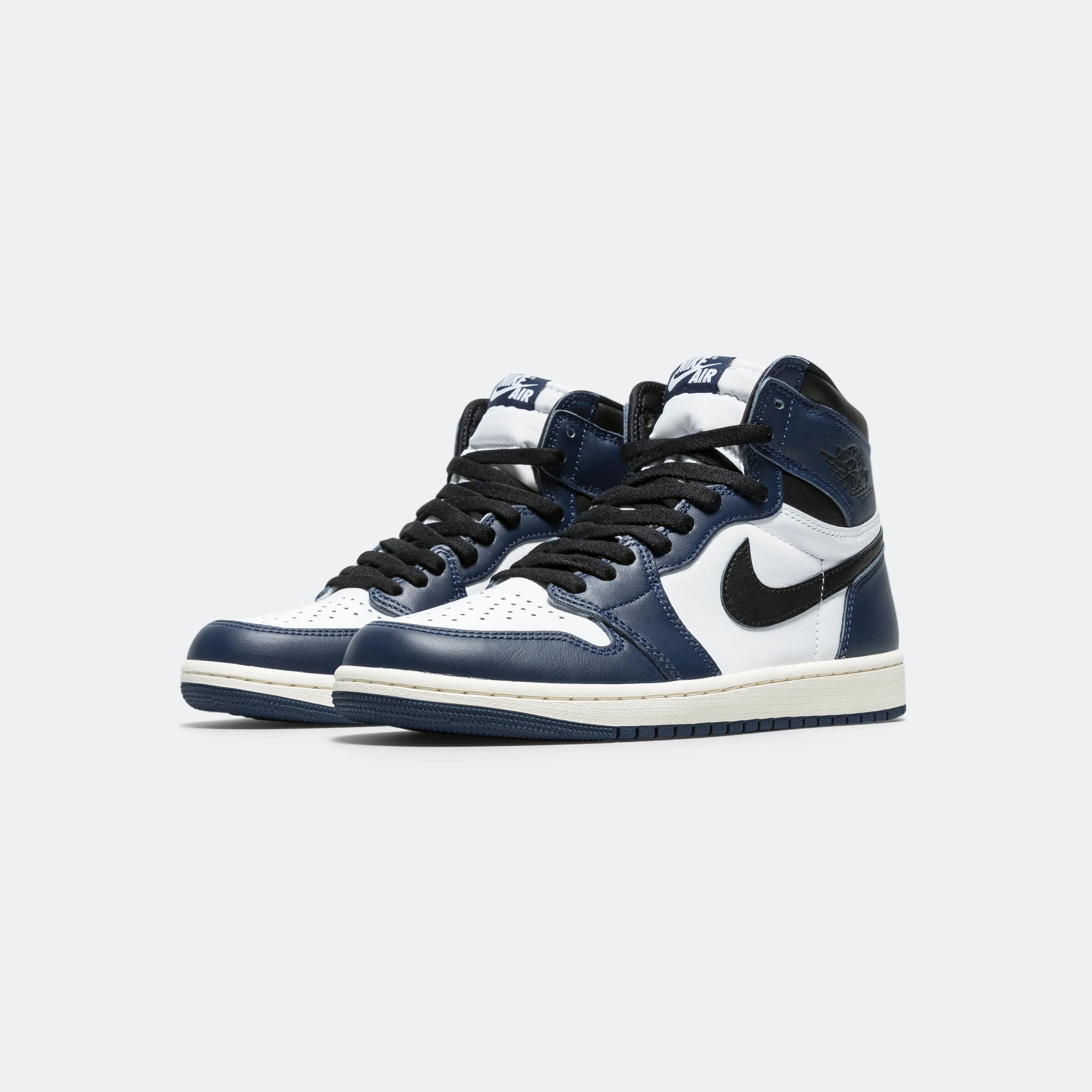 Air Jordan 1 Retro High OG (GS) - Midnight Navy/Black-White-Sail Bold Look