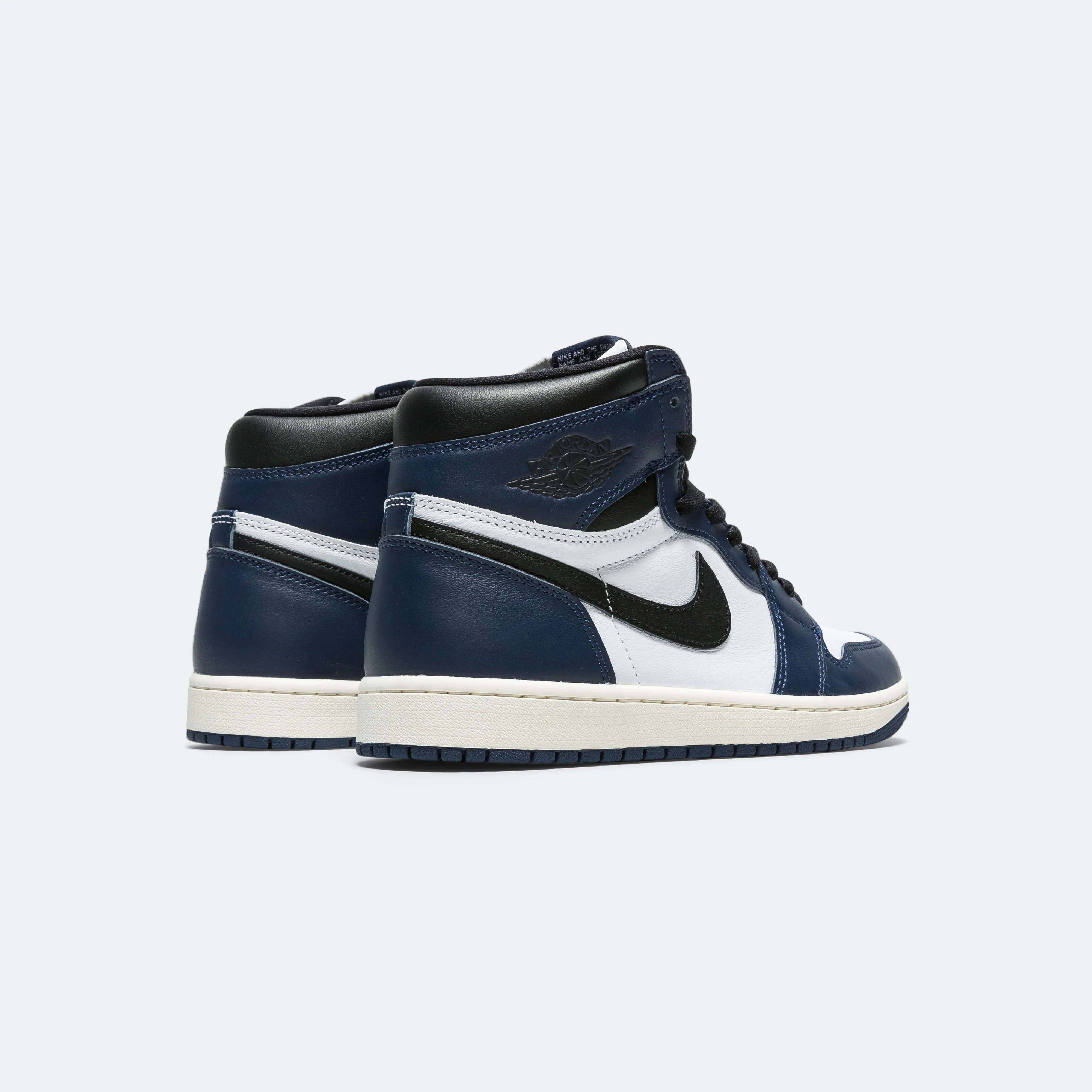 Air Jordan 1 Retro High OG (GS) - Midnight Navy/Black-White-Sail Bold Look
