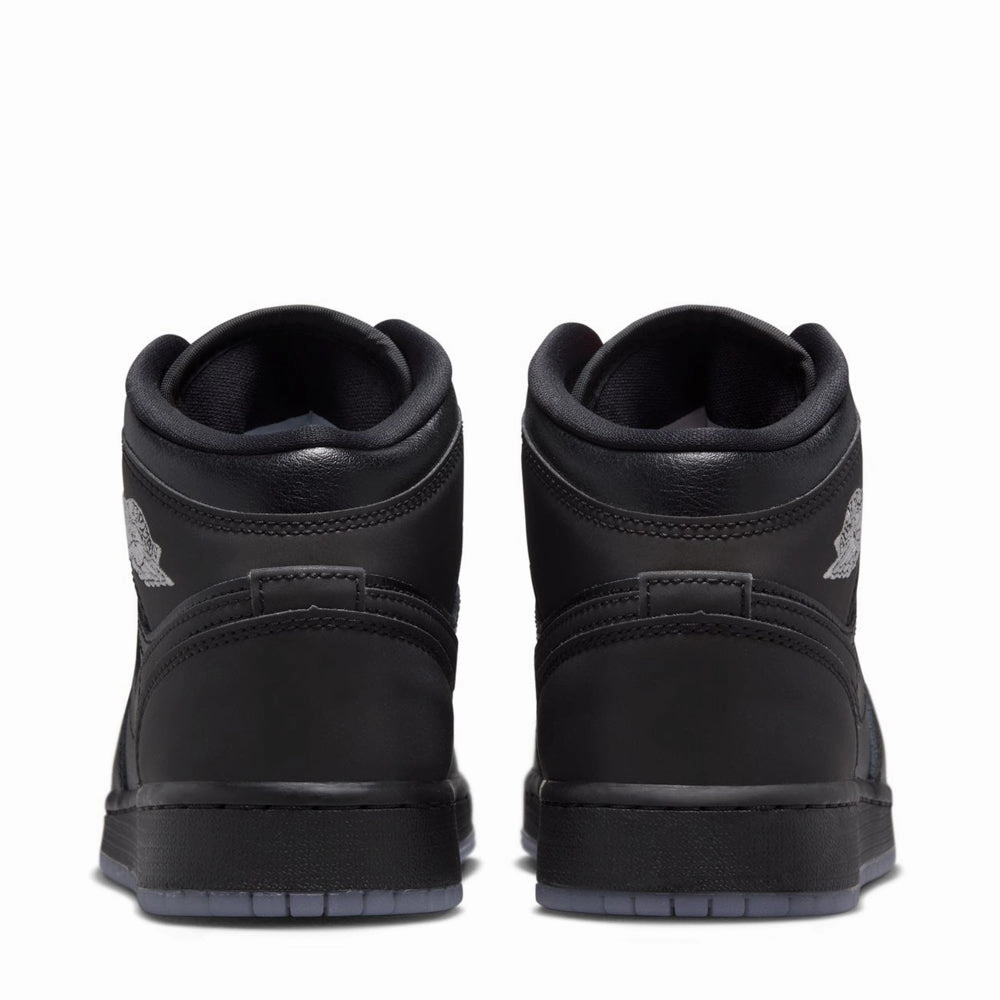 AJ 1 Mid - Youth Traction pattern