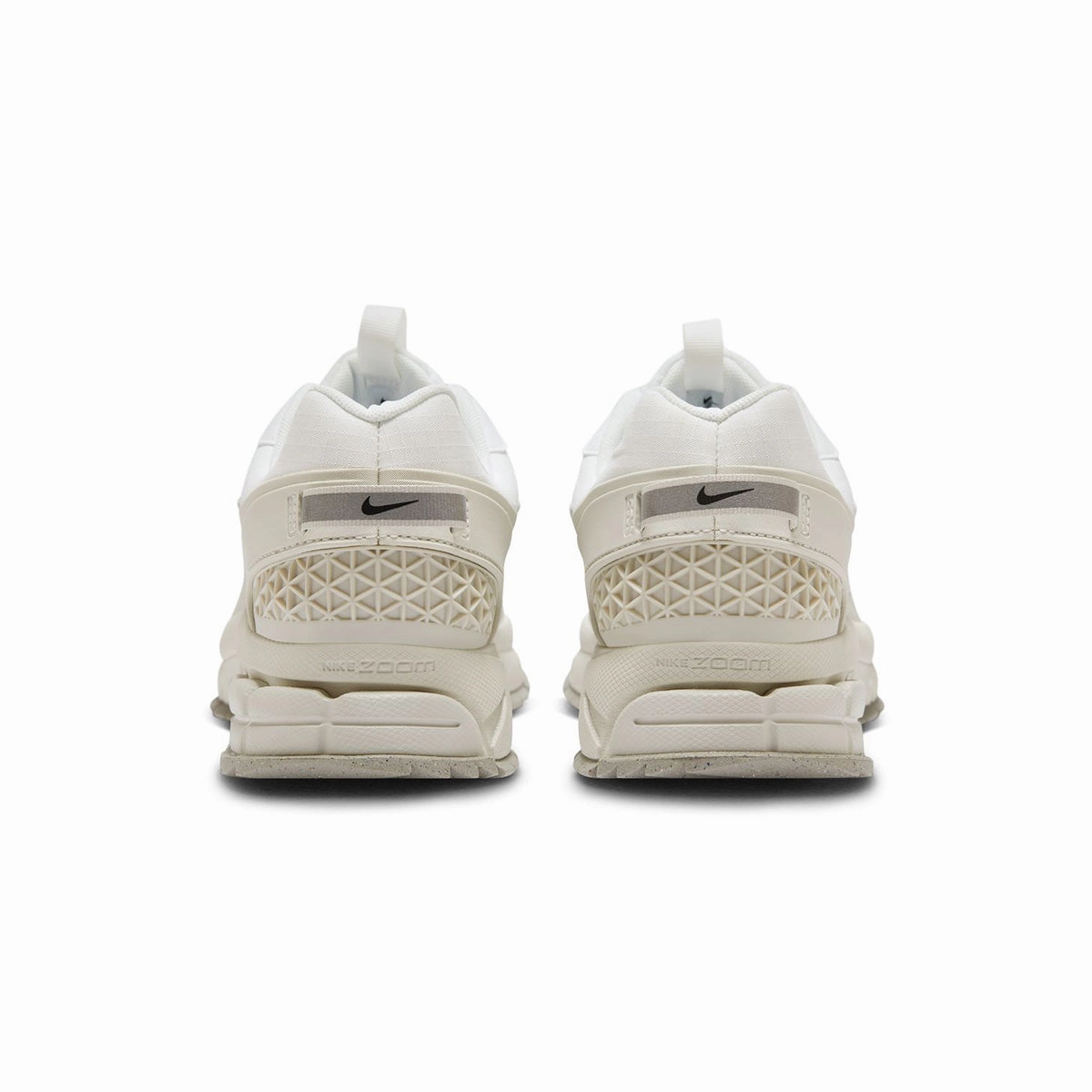 All Weather Build Zoom Vomero Roam 'Summit White'