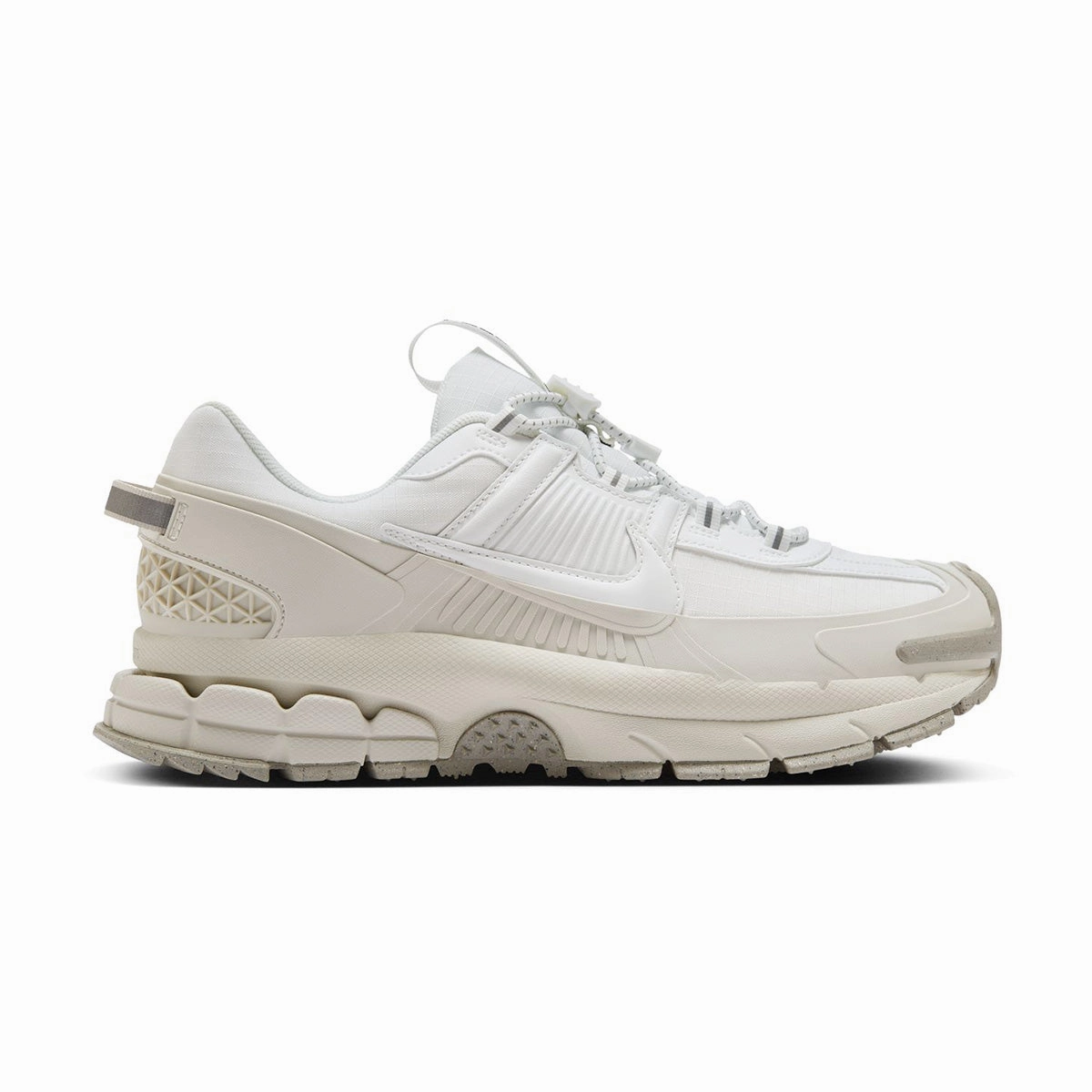 Versatile Comfort Rock Path Zoom Vomero Roam 'Summit White'