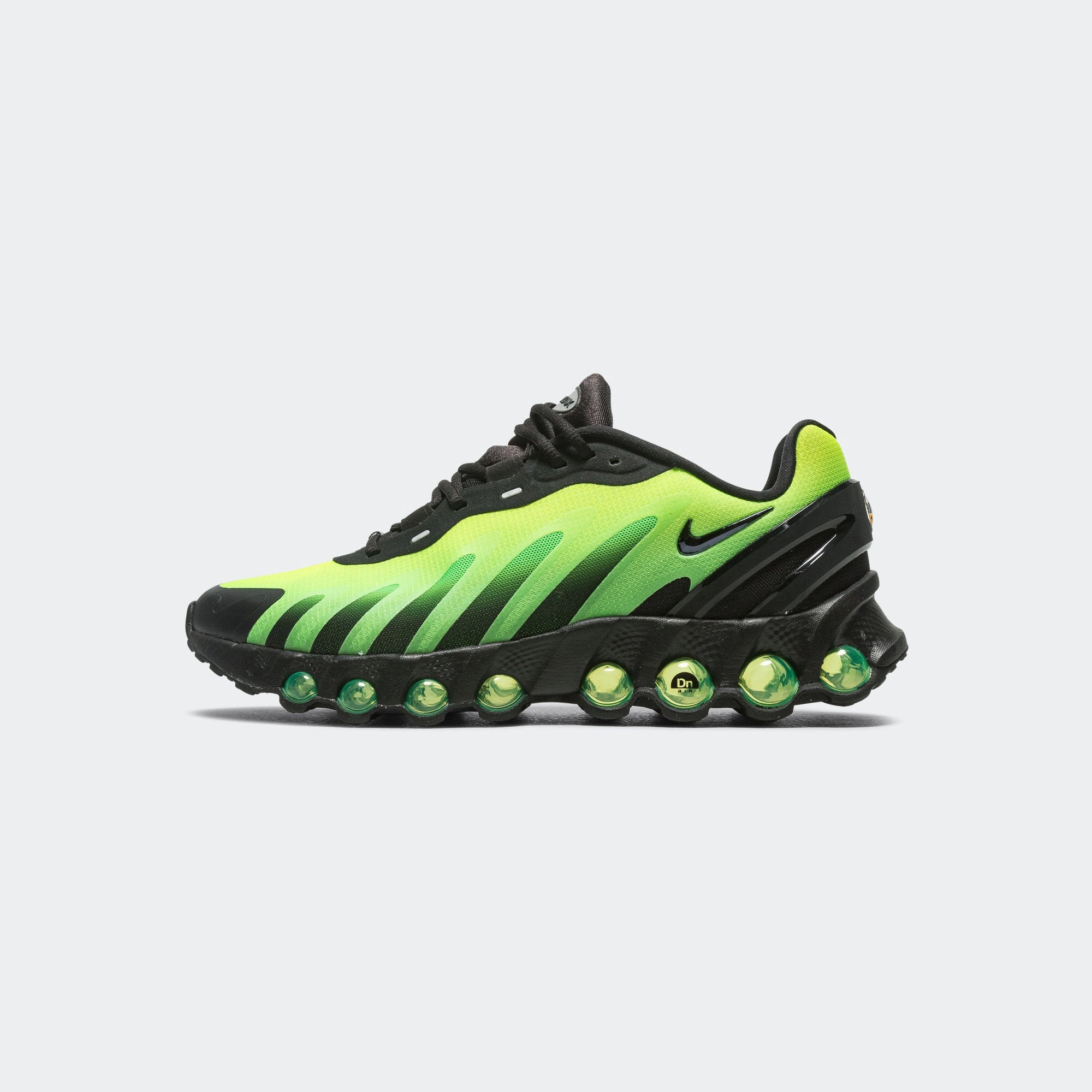 Trail Walk Air Max DN8 - Black/Green Strike-Volt