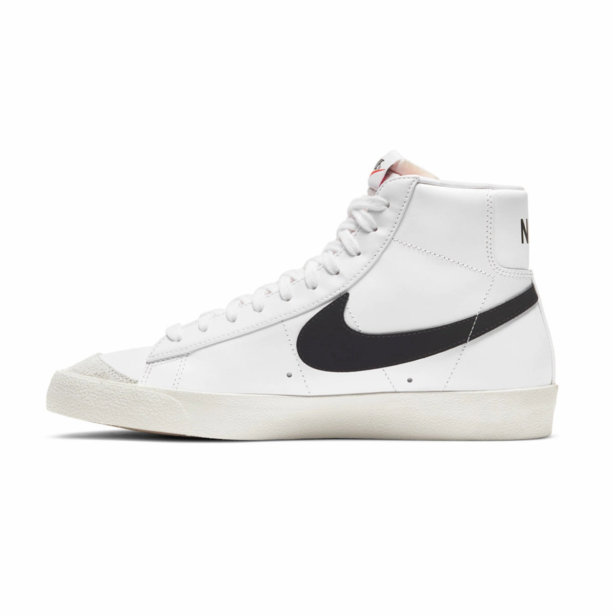 Blazer Mid '77 Vintage 'White Black' Iconic look