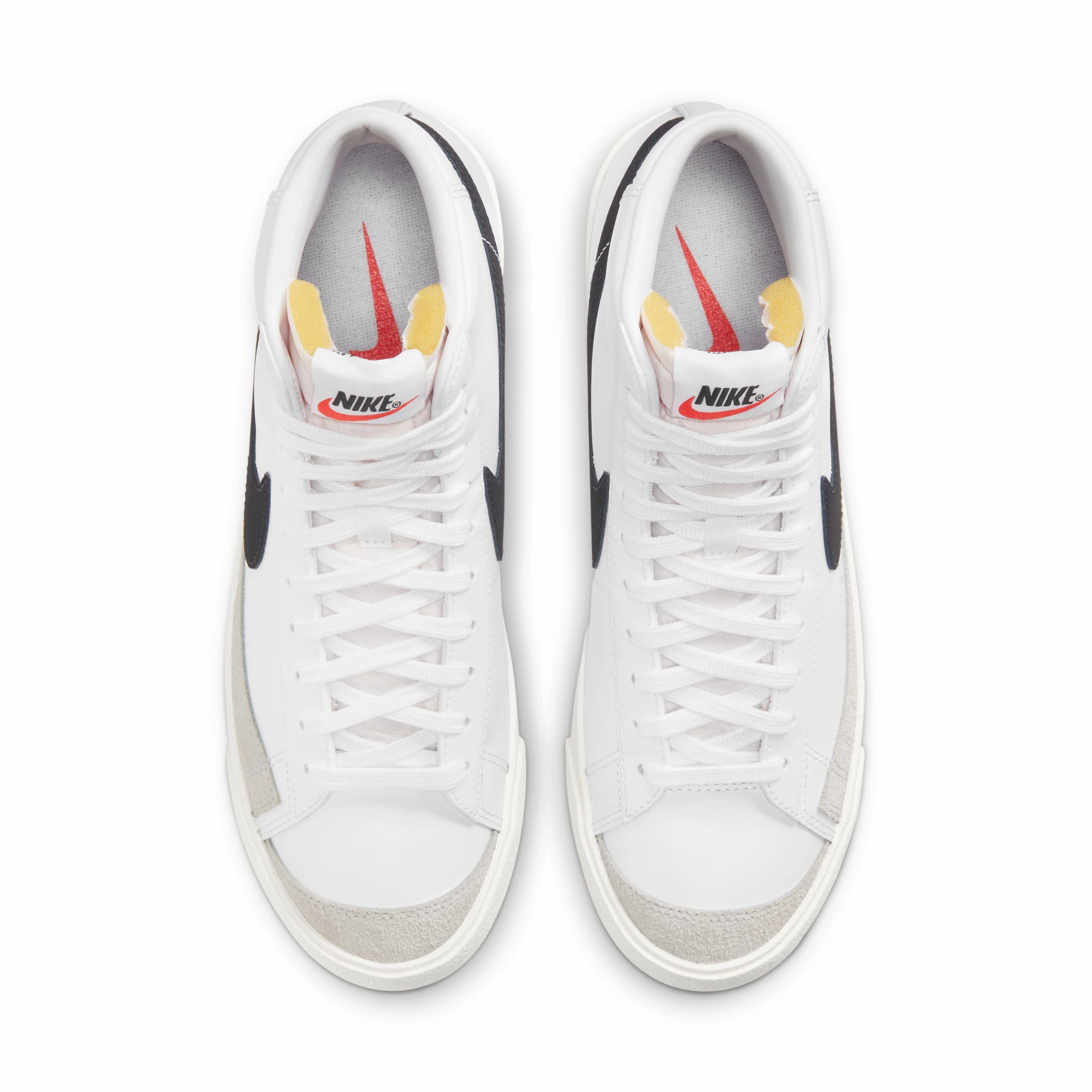 Blazer Mid '77 Vintage 'White Black' Iconic look