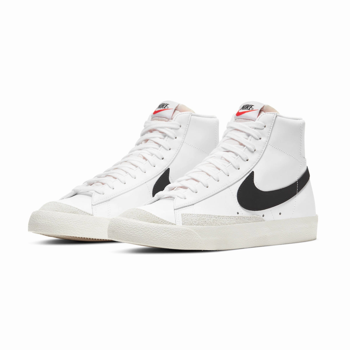 Blazer Mid '77 Vintage 'White Black' Iconic look