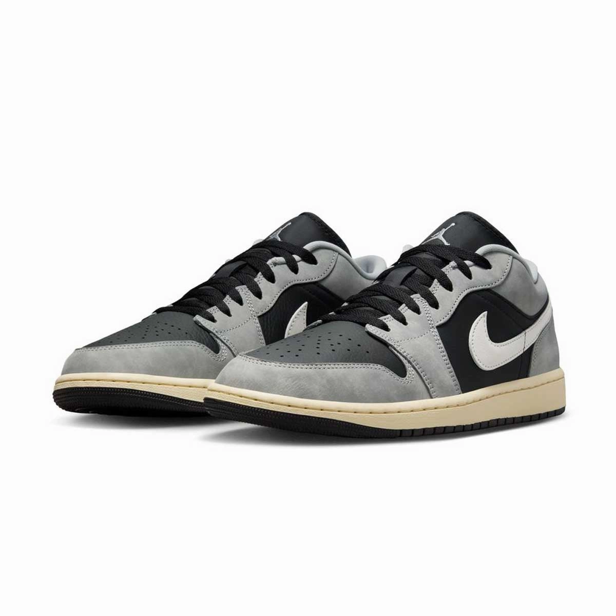 Comfort Step Air Jordan 1 Low SE 'Light Smoke Grey'