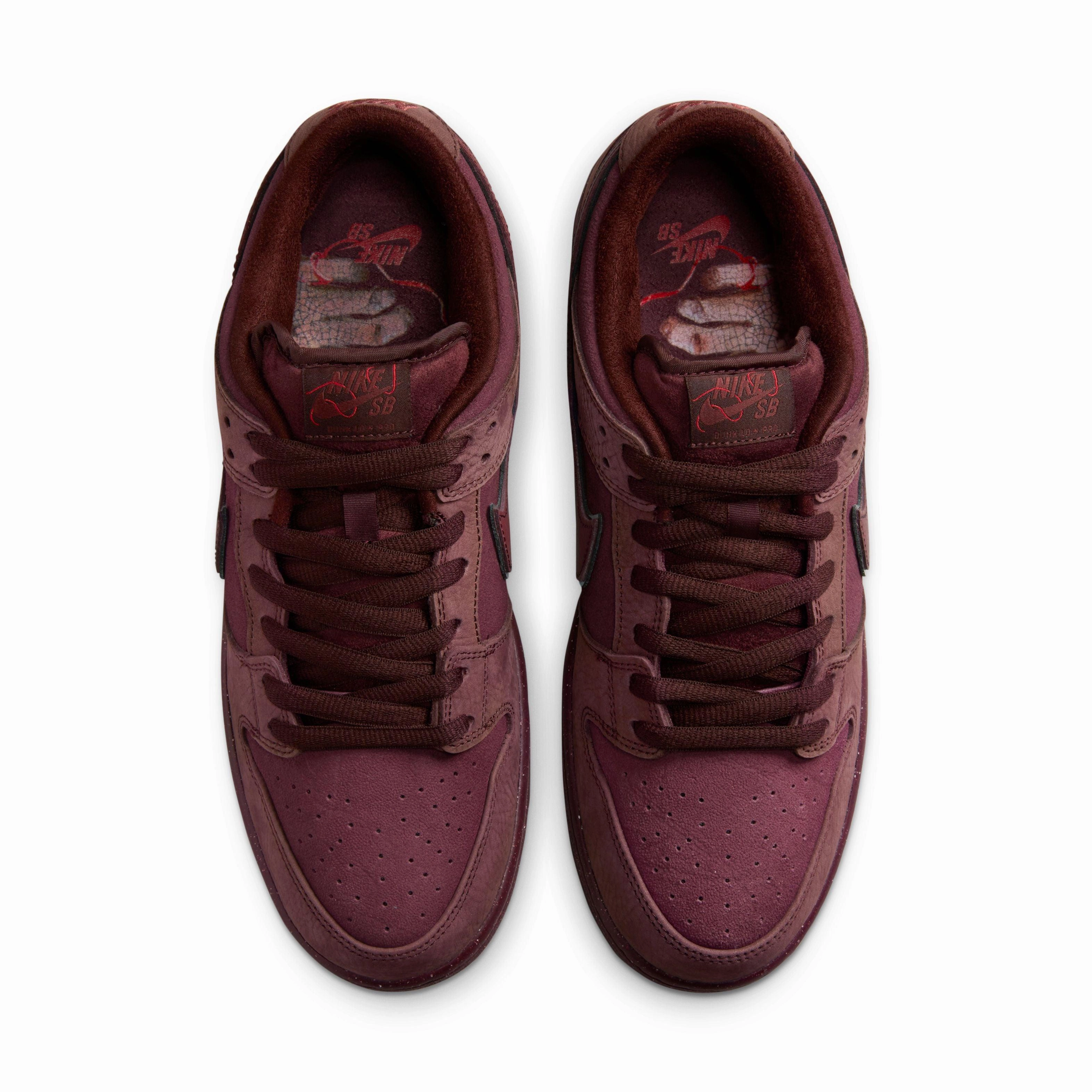 Distinctive cushioning SB Dunk Low Premium 'City of Love'