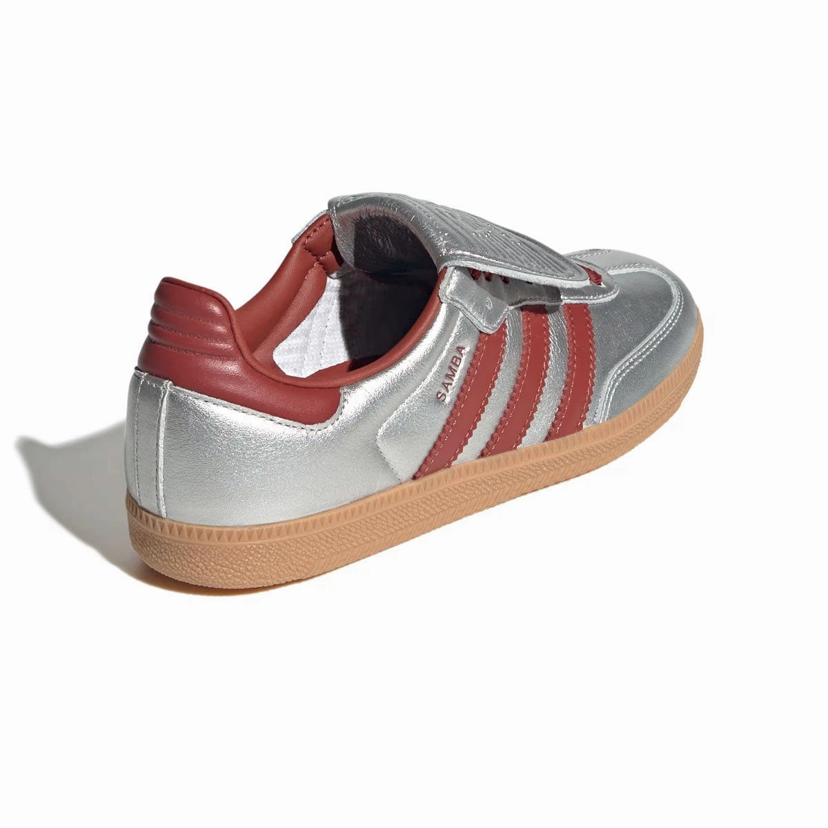 Easy Step-On Move Comfort Wmns Samba Long Tongue 'Silver Metallic Preloved Ruby'