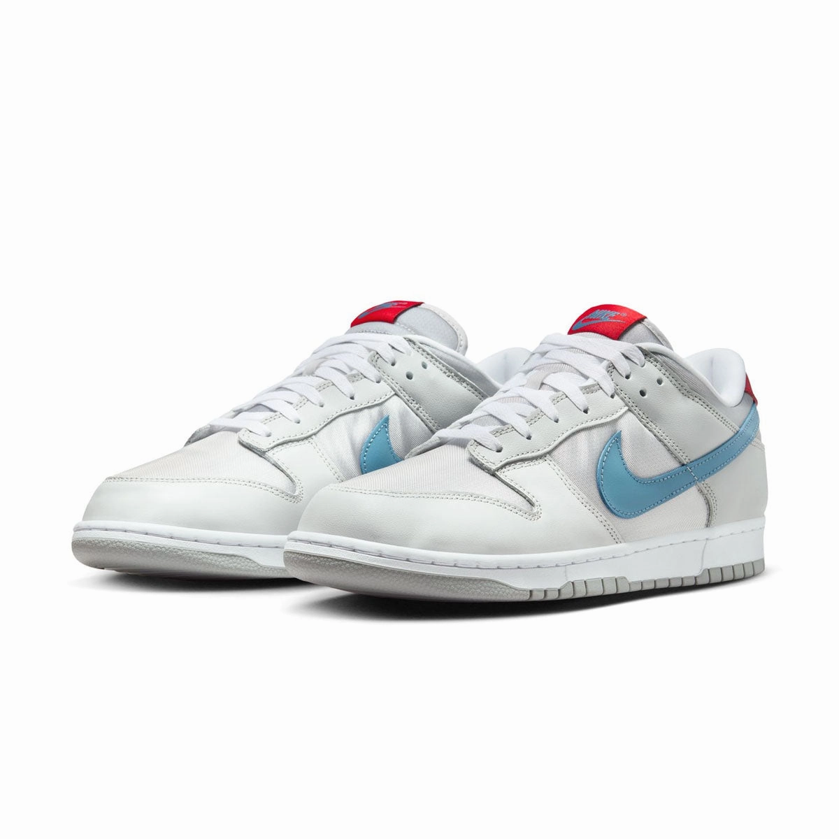 Feel Light Dunk Low QS 'Silver Surfer'