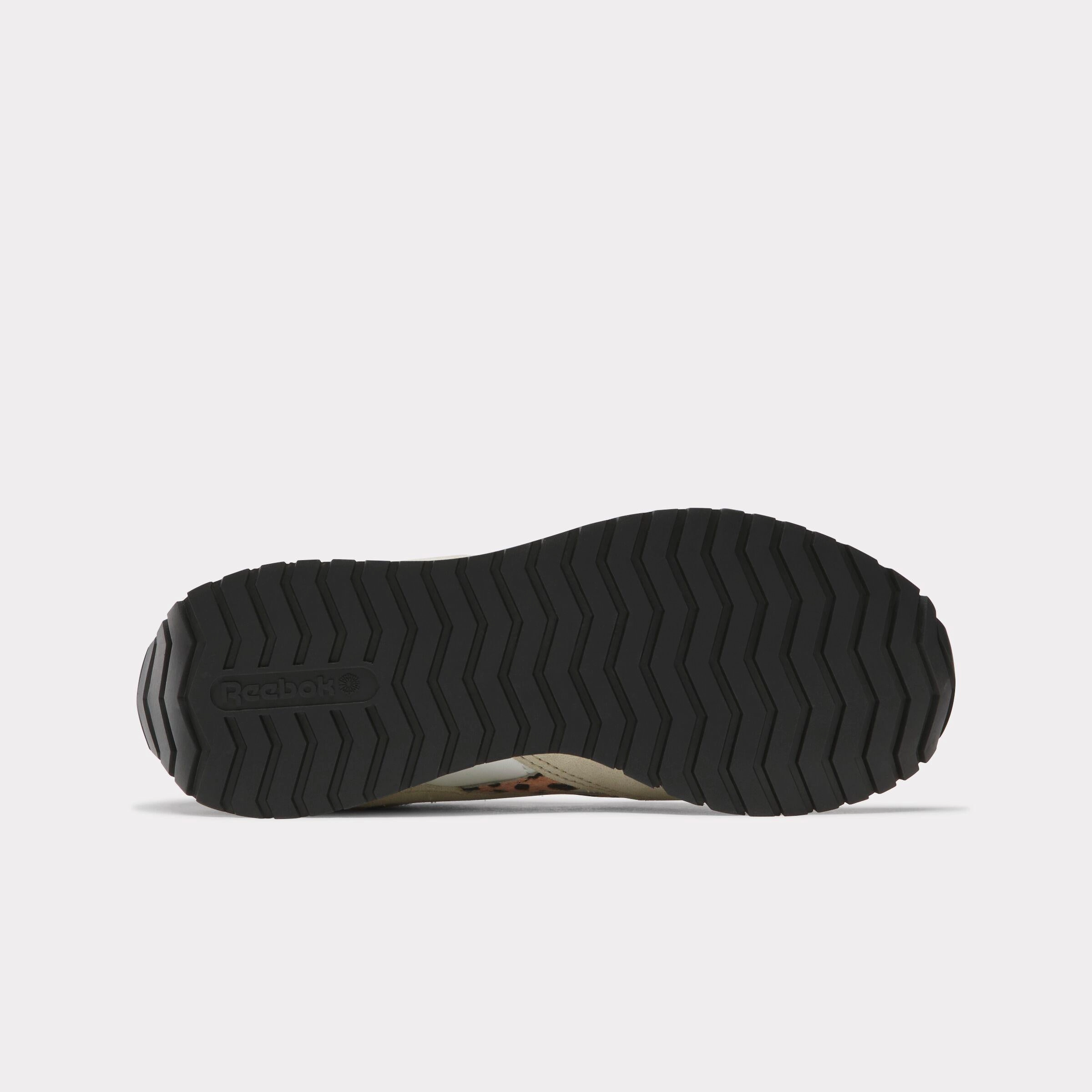 Flexible Step-On Reebok Footwear Women Classic AZ Shoes CHALK/CLASSIC BEIGE/TREK GREY