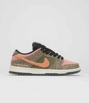 Responsive Midsole snowboarding shoes Nike SB x Arts-Rec Dunk Low Pro Shoes - Khaki / Amber Brown - Rough Green - Rust Pink