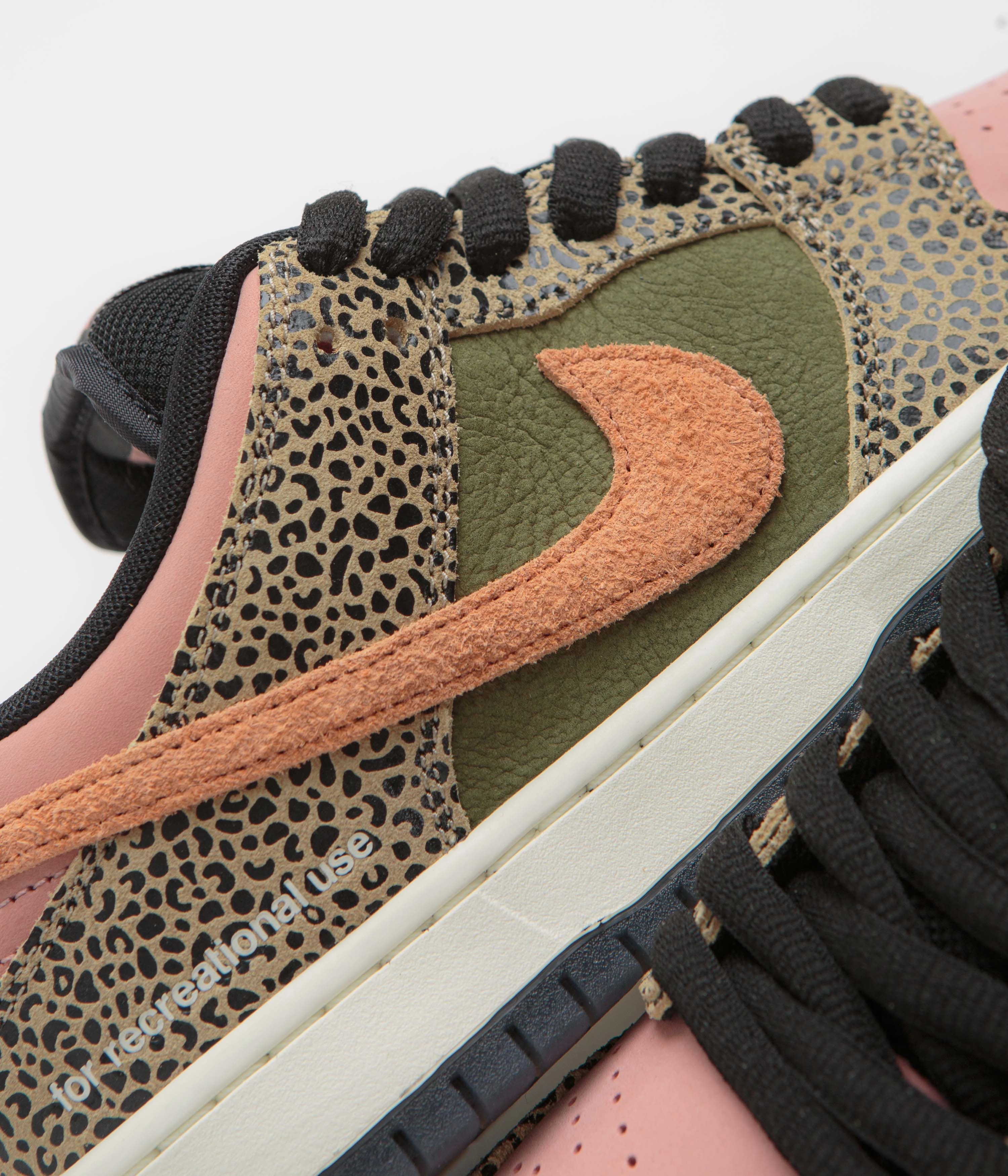 Indoor sports Nike SB x Arts-Rec Dunk Low Pro Shoes - Khaki / Amber Brown - Rough Green - Rust Pink
