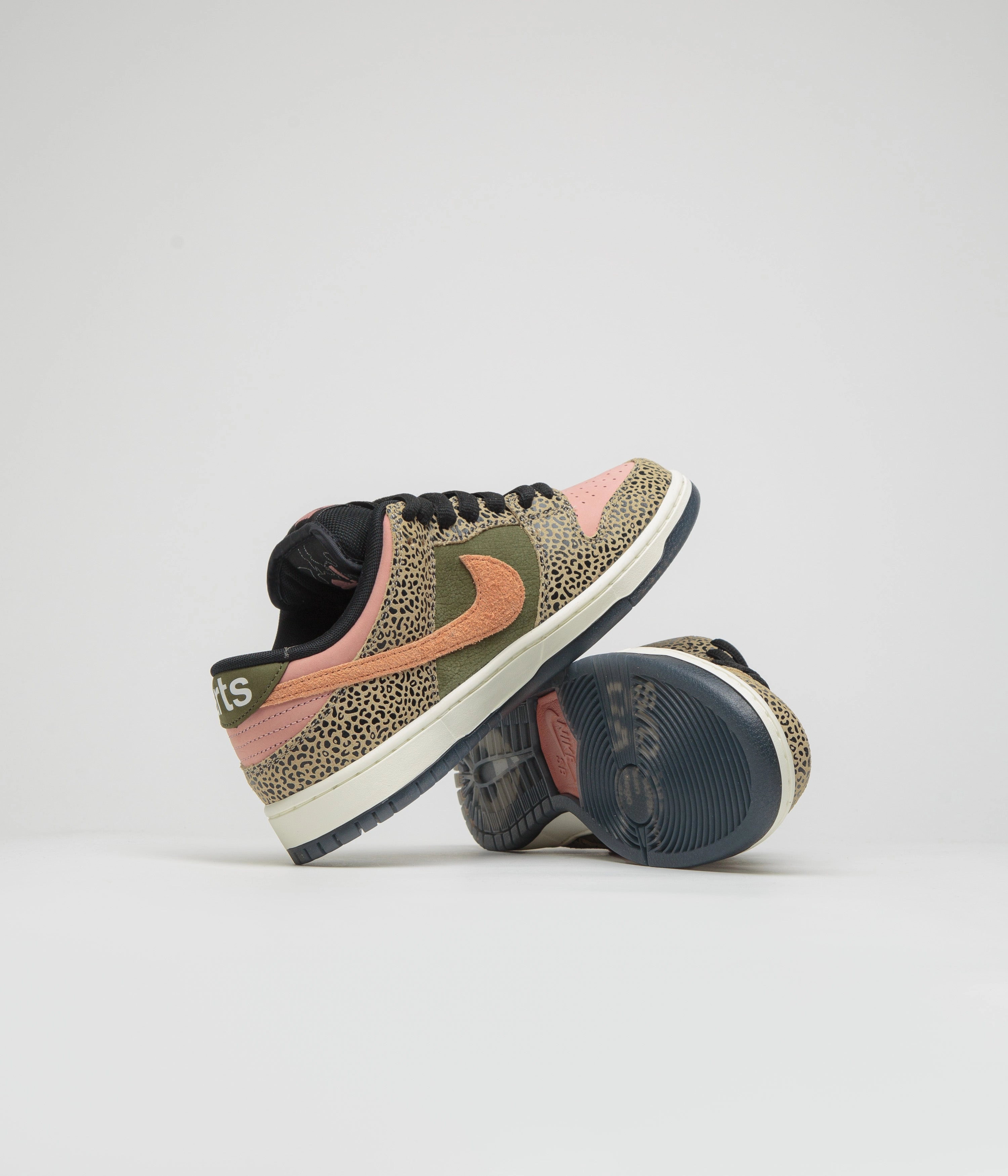 Indoor sports Nike SB x Arts-Rec Dunk Low Pro Shoes - Khaki / Amber Brown - Rough Green - Rust Pink