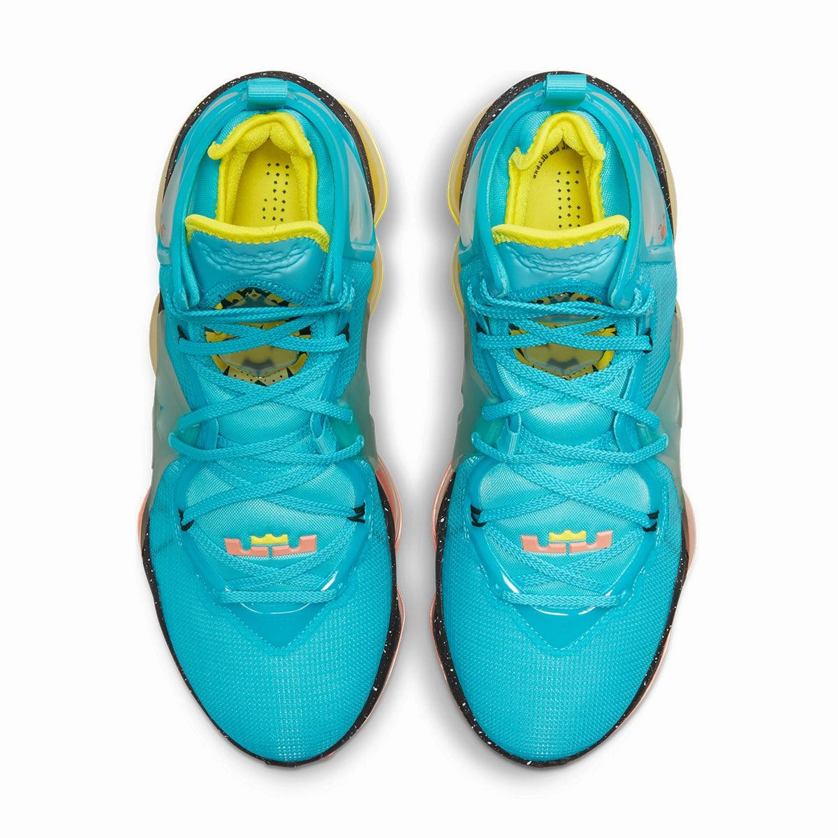 LeBron 19 'Christmas' Luxurious Touch