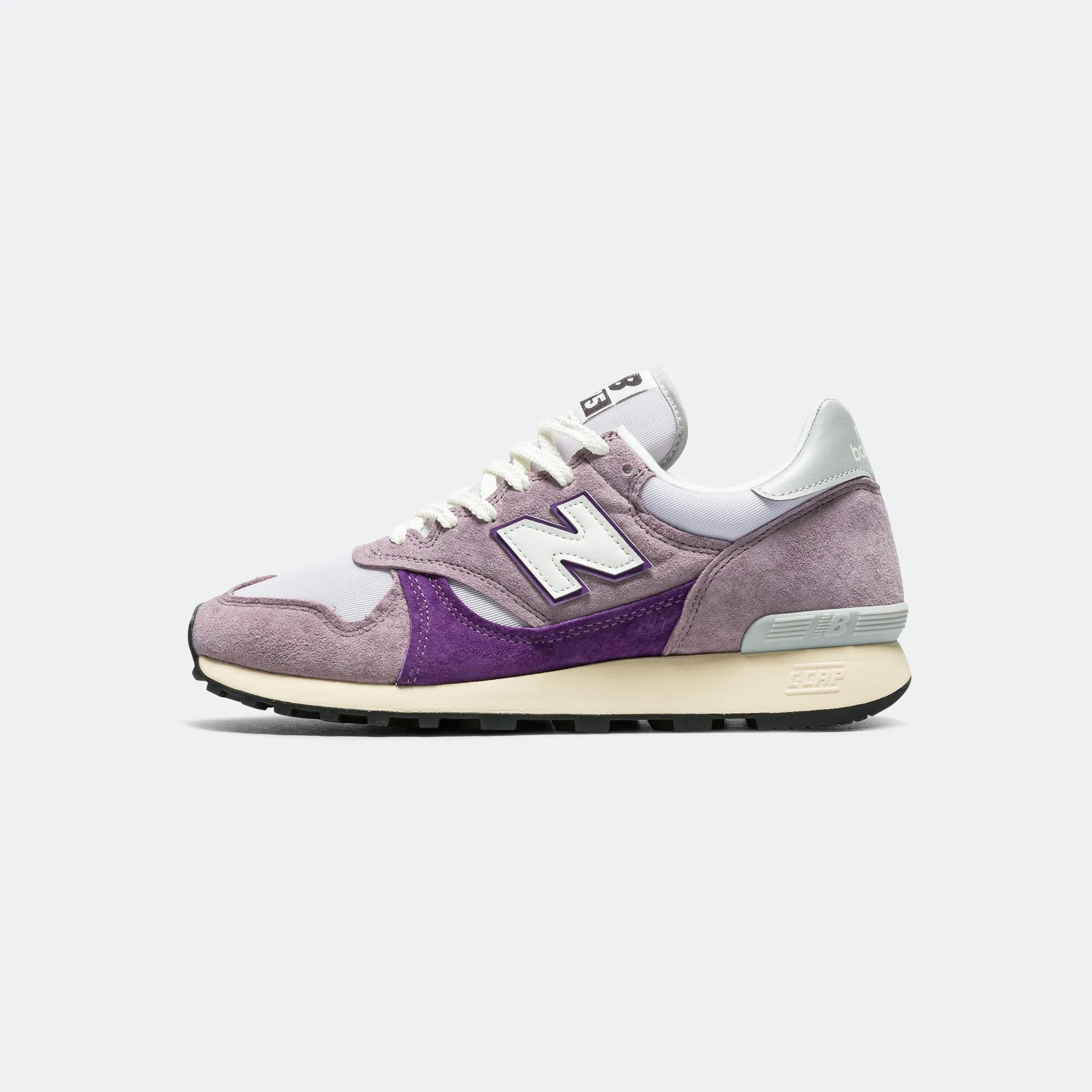 Retro-inspired silhouette M475VTE