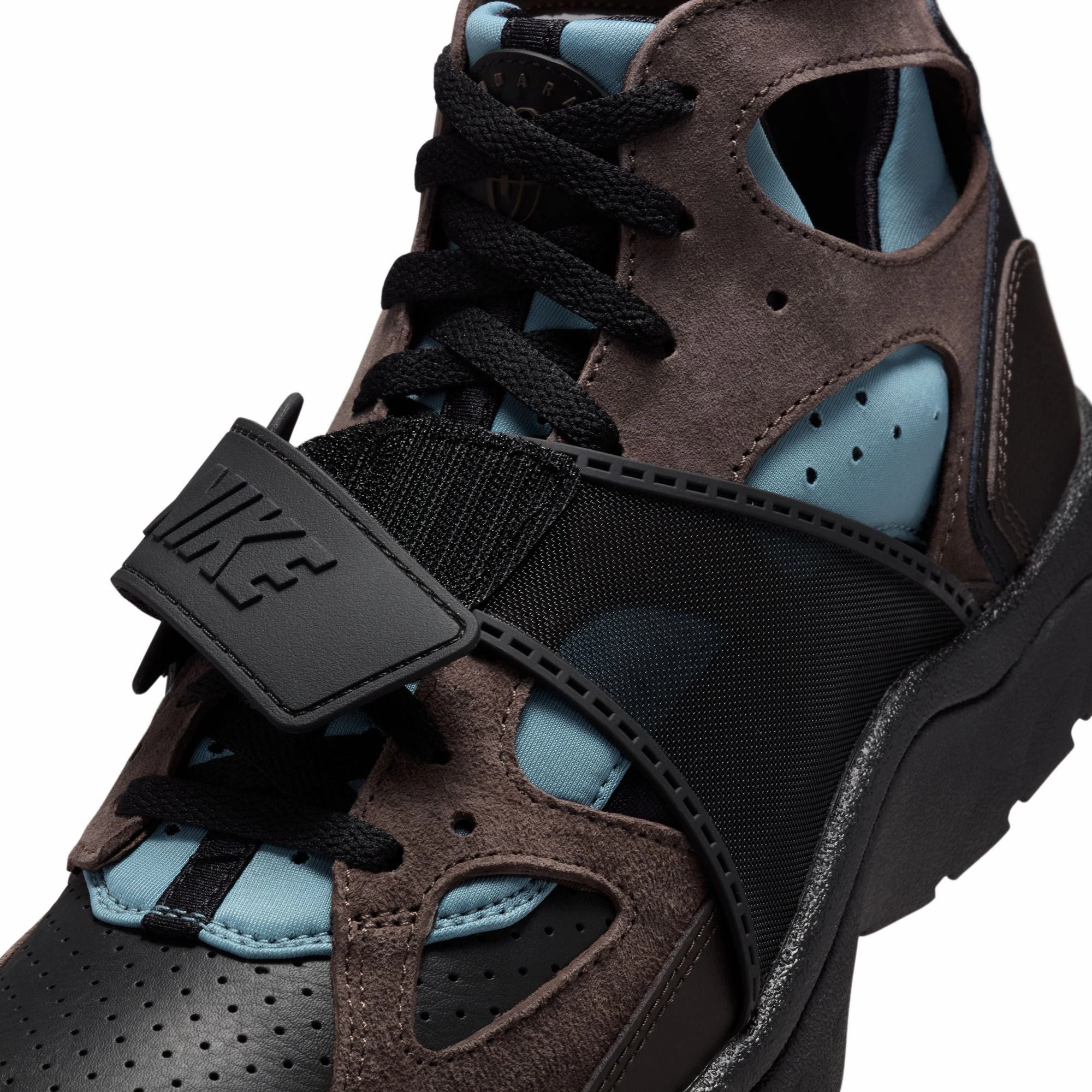 Nike Mens Air Trainer Huarache Shoes Casual Style