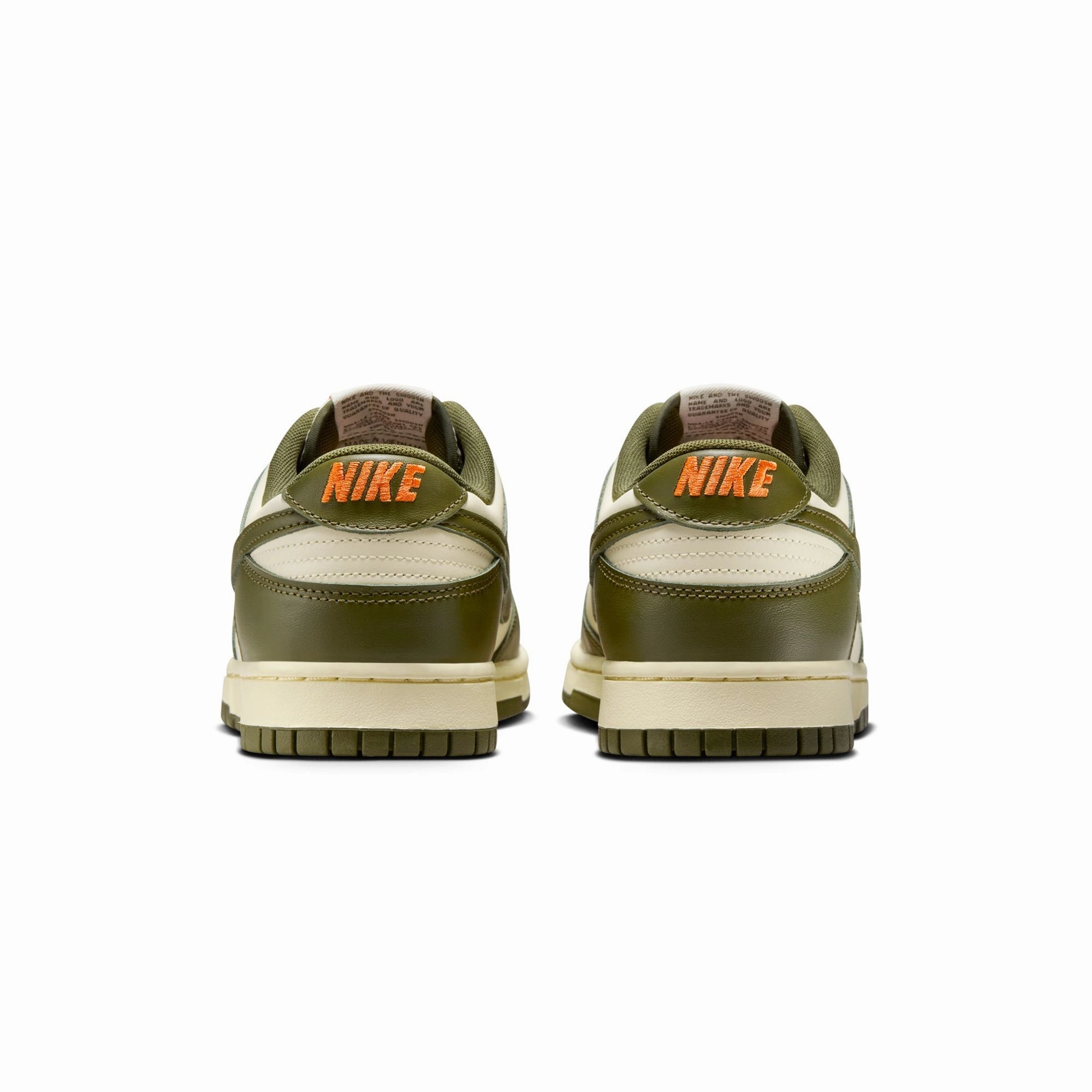 Nike Mens Dunk Low Retro Shoes Chic Design