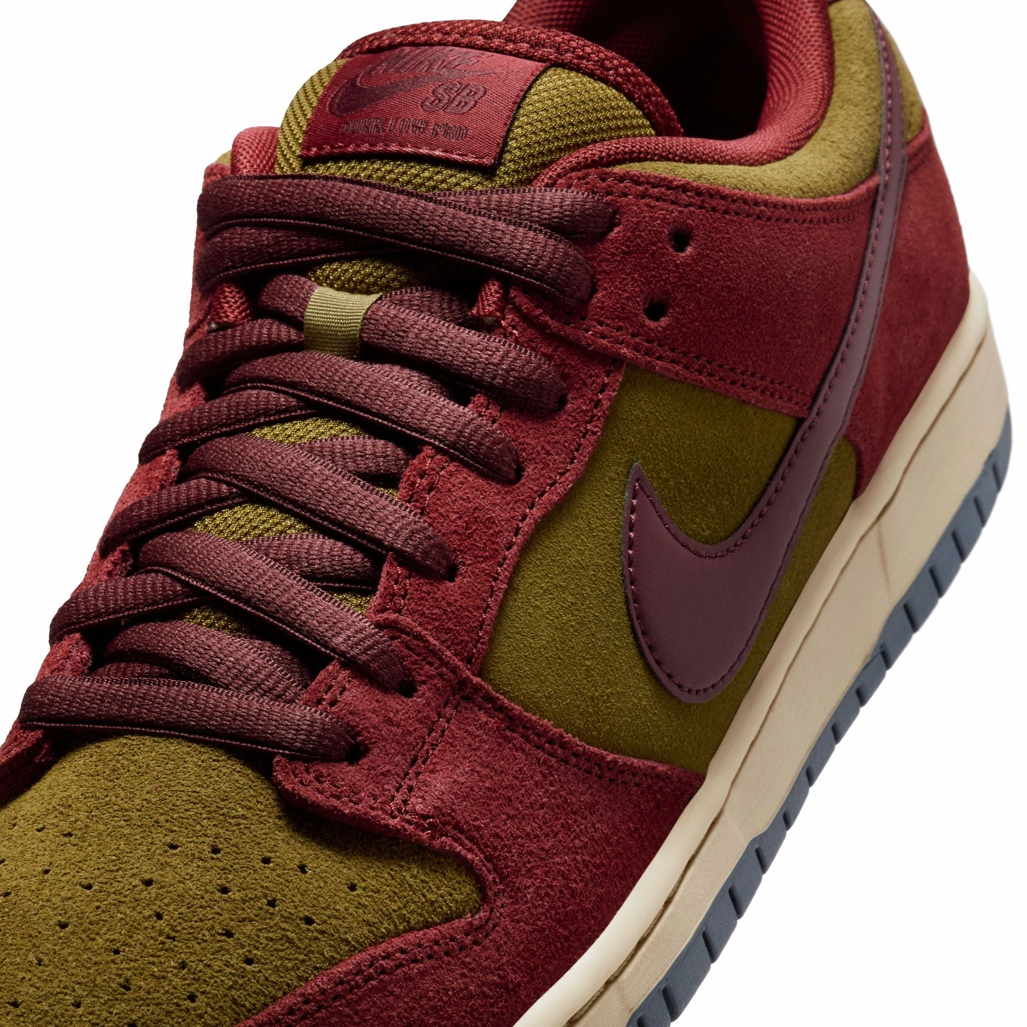 Nike SB Mens Dunk Low Pro Shoes Refined touch
