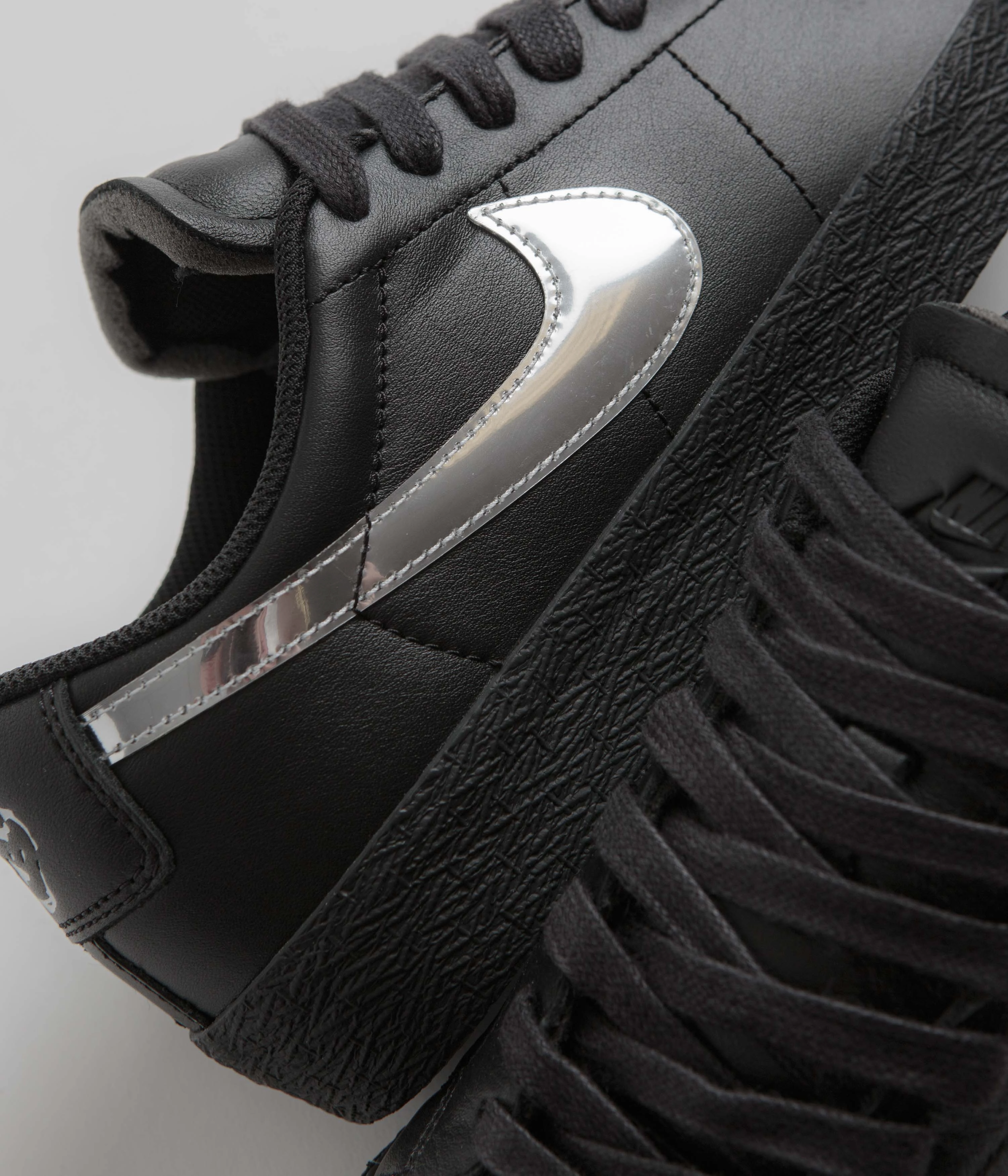 Nike SB x Dancer Skateboards Blazer Low Shoes - Black / Metallic Silver / Black Shock-absorbent materials