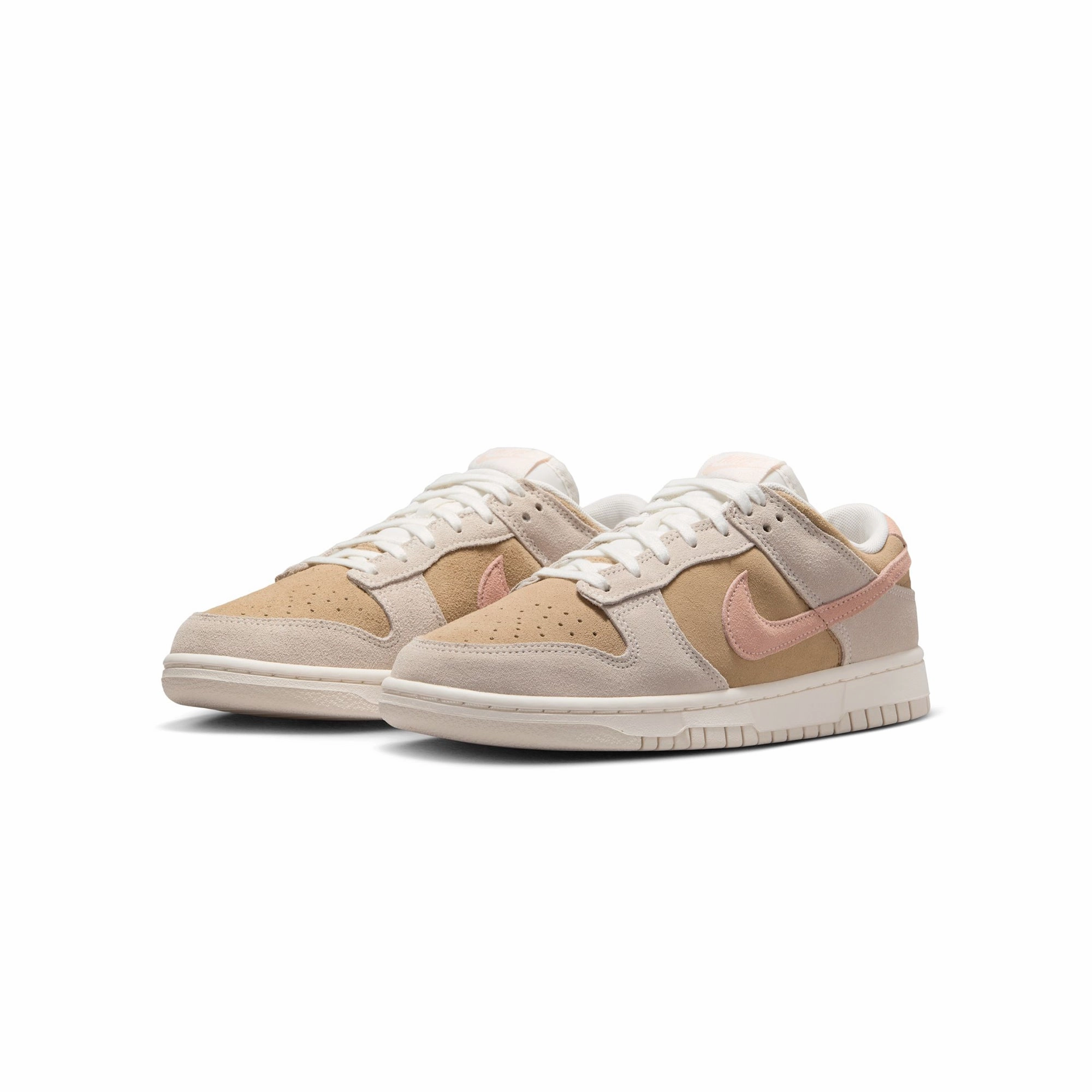 Nike Womens Dunk Low Shoes Cushioned lining