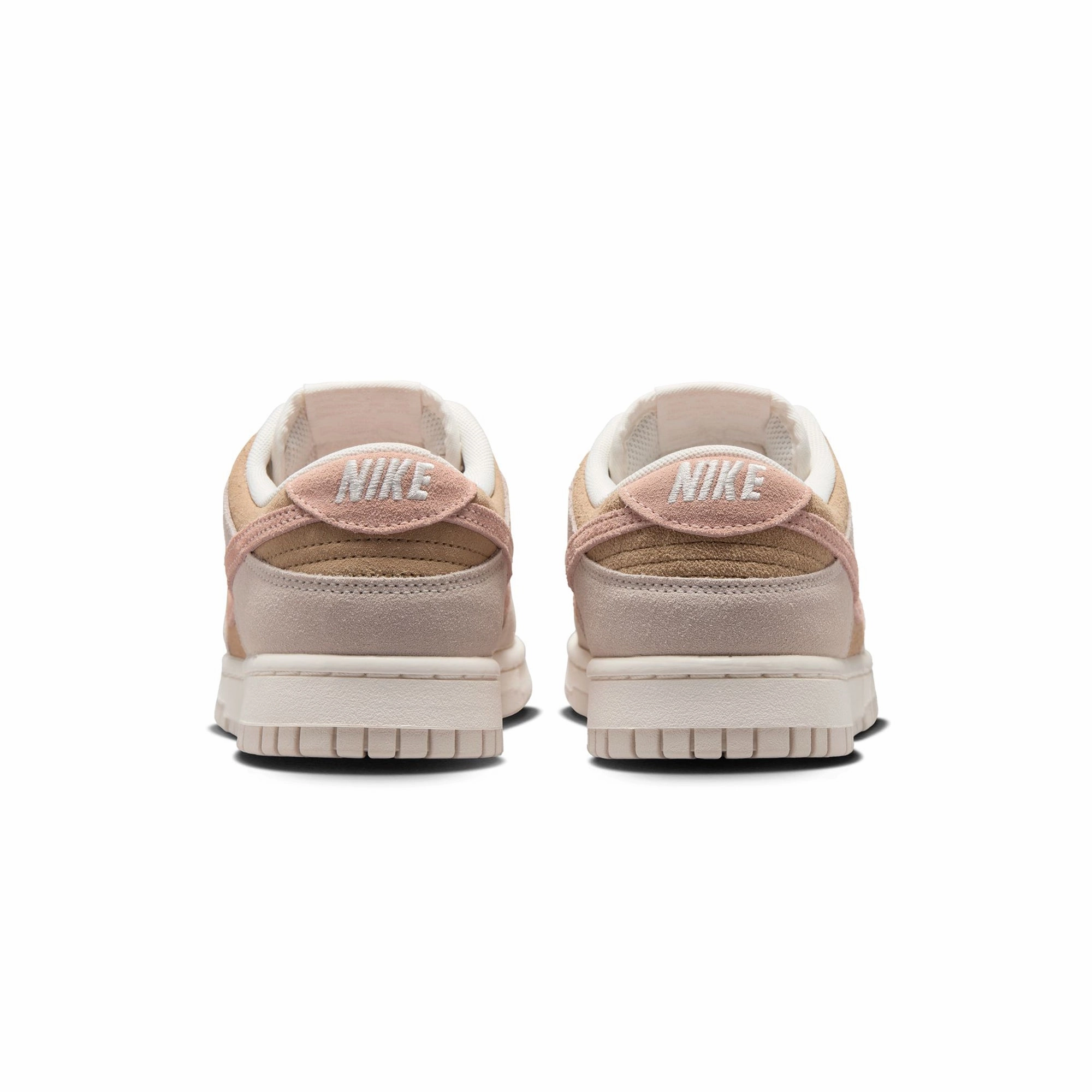 Nike Womens Dunk Low Shoes Cushioned lining