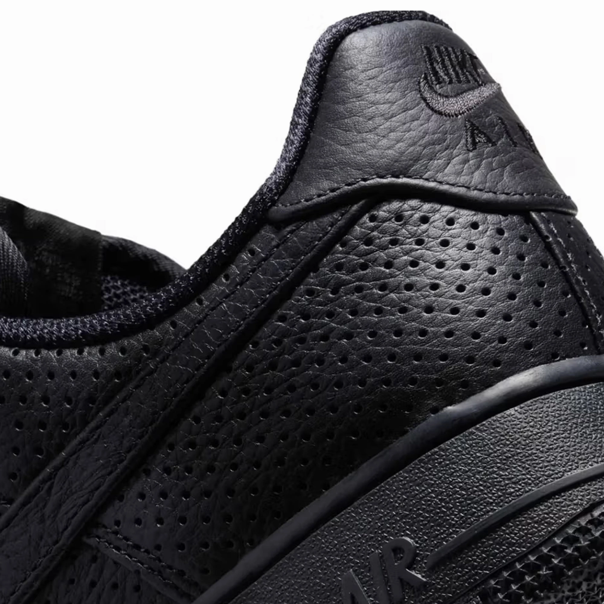 Pure Motion Nike Mens Air Force 1 SP Shoes