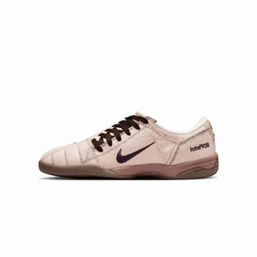 Lightweight durability Nike Mens Total 90 Premium Shoes