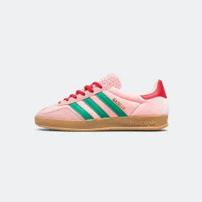Womens Gazelle Indoor - Court Green/Glow Pink-Gum Clean Finish Classy ease