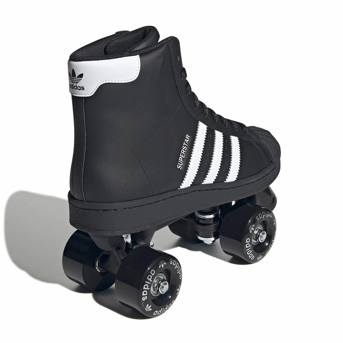 Soft Step-On Move Layer Superstar 82 Skate 'Black White'