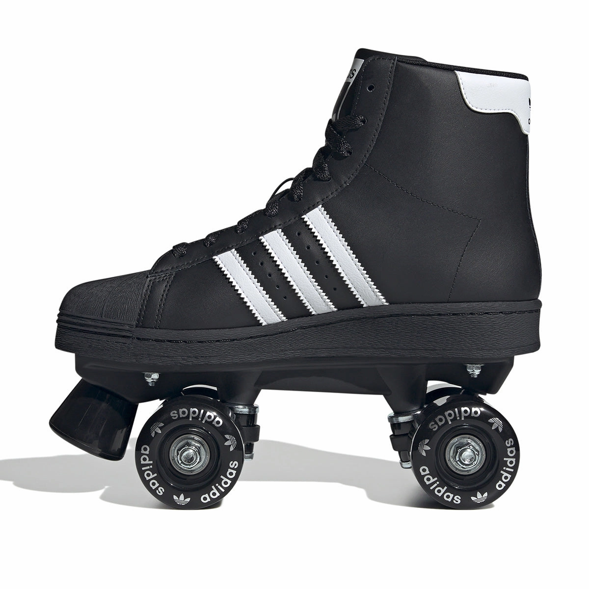 Soft Step-On Move Layer Superstar 82 Skate 'Black White'