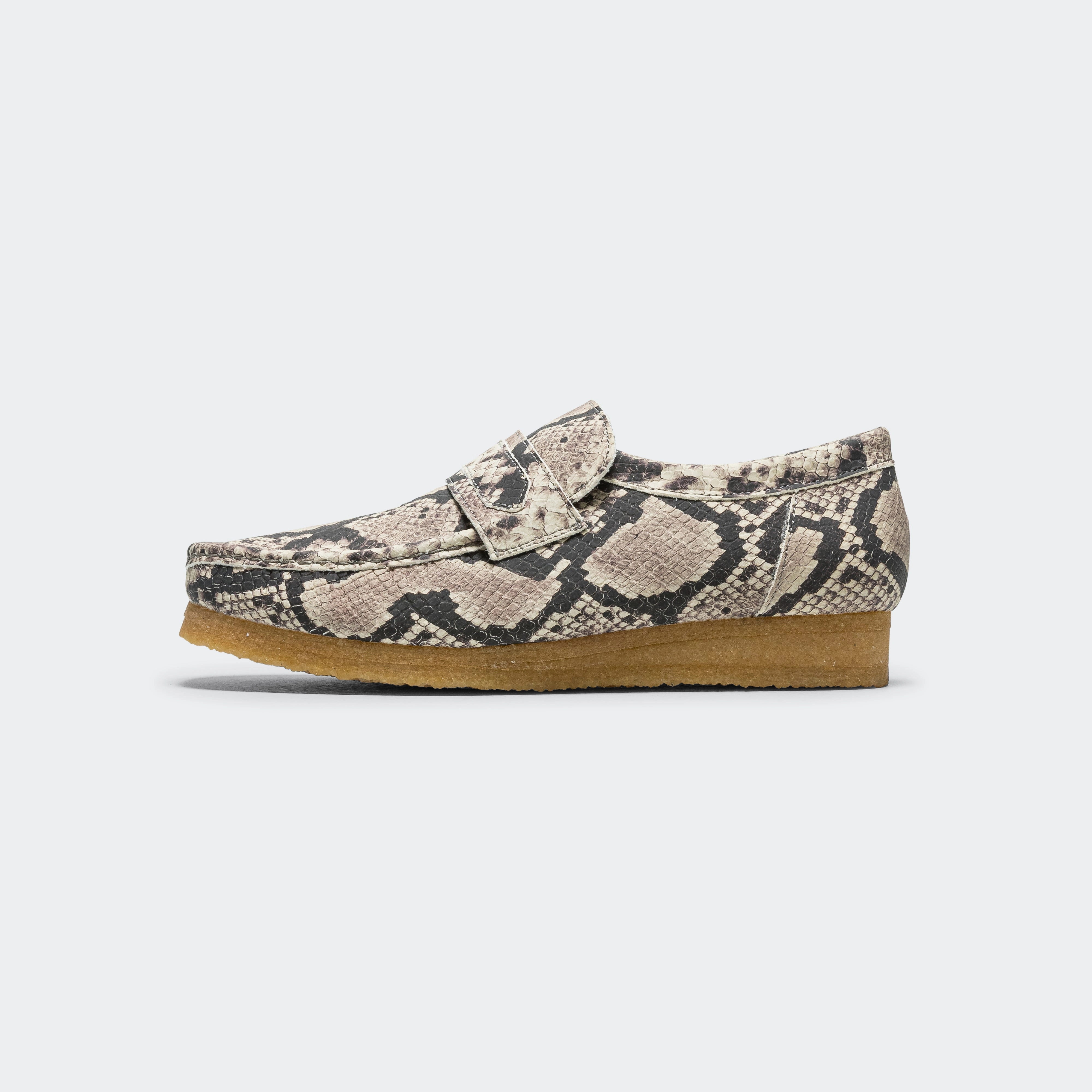 Sport Mode Retro-inspired support Wallabee Loafer - Grey Snake Leather
