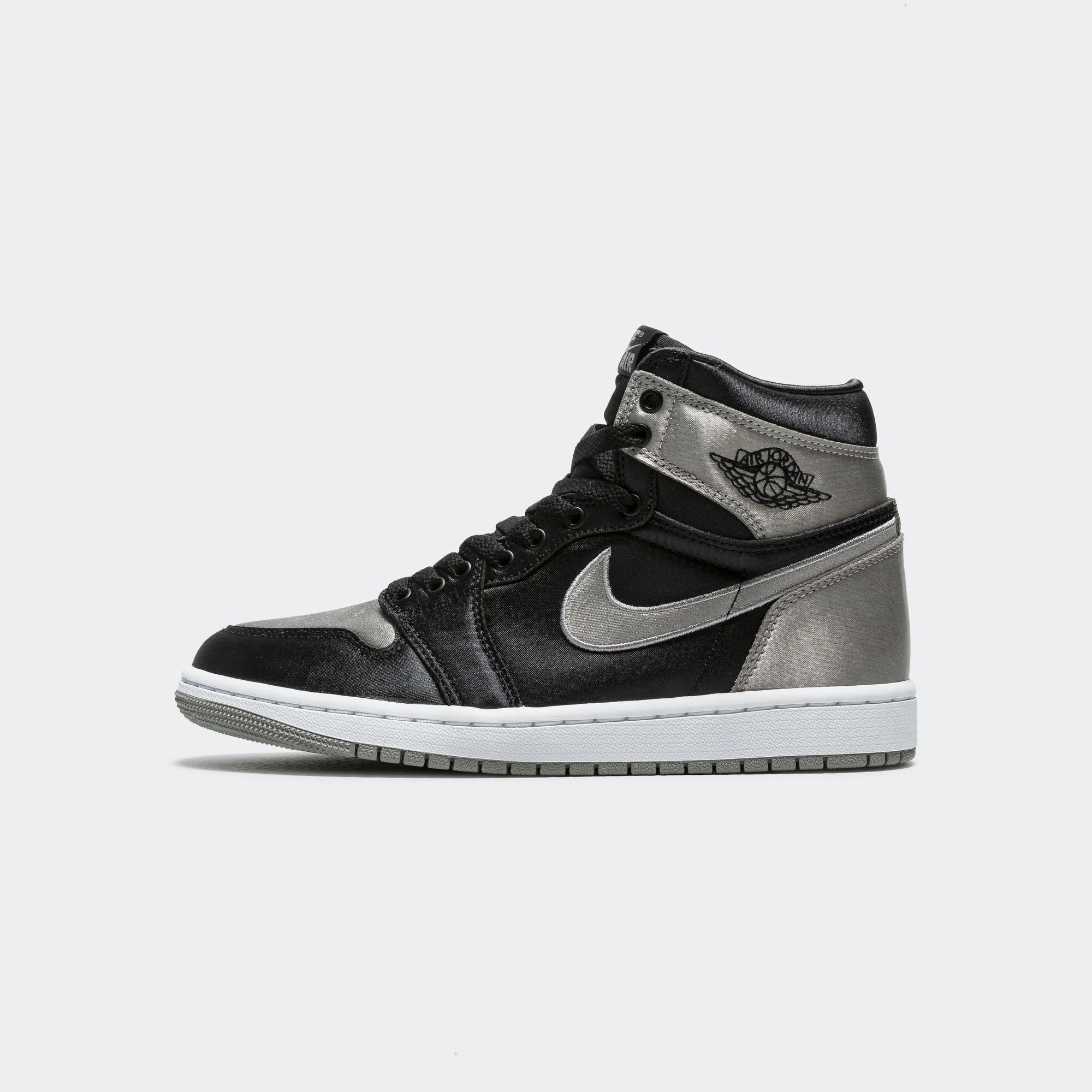Womens Air Jordan 1 Retro - Black/Medium Grey-White All-Day Durability Moisture wicking